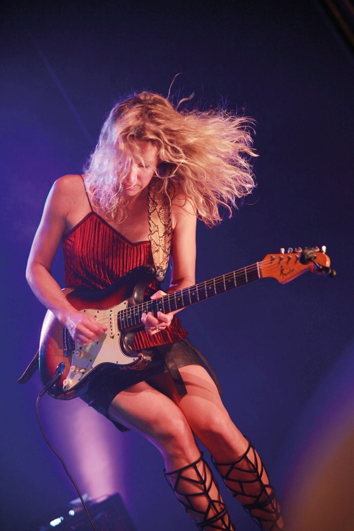 Ana Popović, večkrat nagrajena in mednarodno prepoznavna kitaristka srbskih korenin