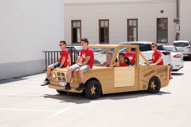 Predstavitev lesenega avtomobila dijakov srednje lesarske šole, Šolski center Ljubljana 