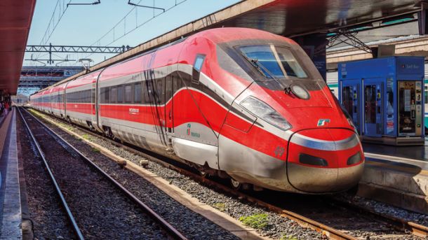 Zelo hitri vlaki, kakršni vozijo po italijanskih tirih