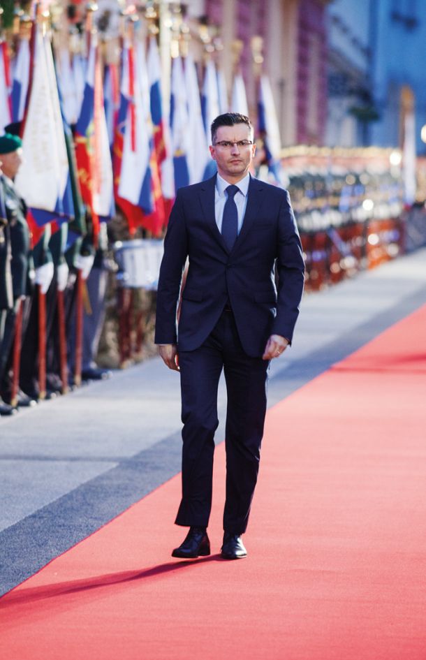 Marjan Šarec, predsednik slovenske vlade, v njegovem mandatu se je država odpovedala NLBju in Abanki. Slovenija nima v rokah nobene sistemske banke več. 