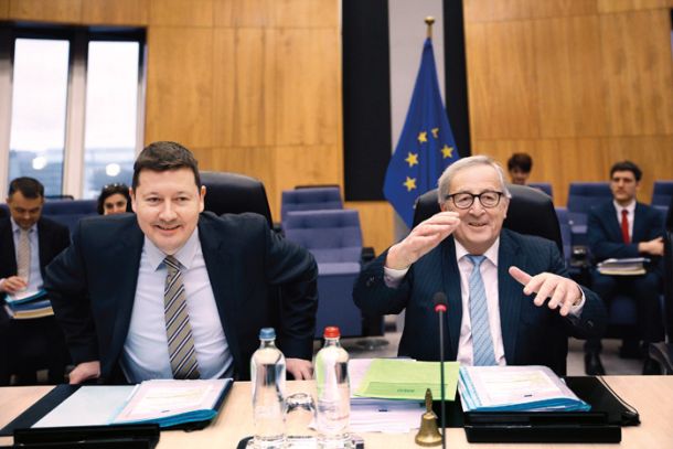Z Jeanom-Claudeom Junckerjem odhaja tudi generalni sekretar Evropske komisije Martin Selmayr