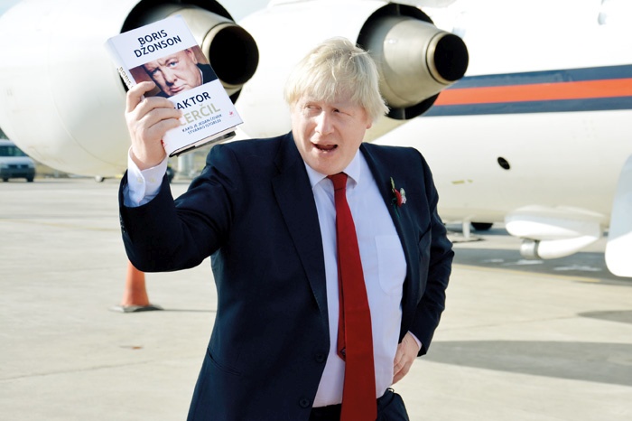 Boris Johnson s srbskim prevodom svoje »uspešnice« o Winstonu Churchillu