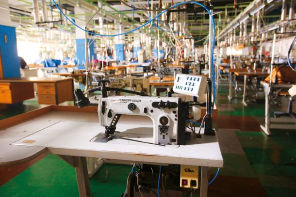 Po skoraj sto letih res konec tekstilne industrije v Prekmurju? Zadnji dan proizvodnje v podjetju Arum, zraslem na pogorišču predhodnikov, na čelu z Muro.