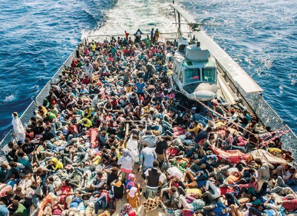 Milijon evrov po novem znaša kazen za reševanje beguncev v Sredozemlju.