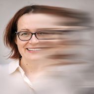 Saška Rakef, gledališka ustvarjalka, za katero je zvok vidnejši od giba