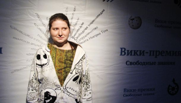 Aleksandra Elbakijan iz Kazahstana je pred osmimi leti, ko je bila še študentka, ustvarila spletno stran, ki še dandanes omogoča ilegalni dostop do tako rekoč vseh znanstvenih člankov.