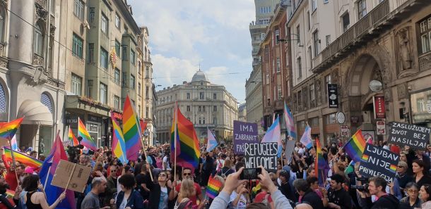 Množičen obisk parade ponosa v Sarajevu 