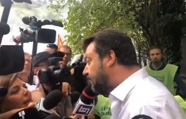 Salvini odgovarja na novinarska vprašanja