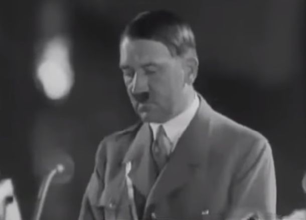 Nemški nacistični voditelj Adolf Hitler v filmu Leni