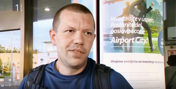 Razloge za propad Adrie Airways nam je na TV Slovenija razložil gospod z nahrbtnikom. 