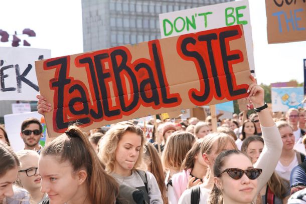 Podnebni štrajk, na katerem so mladi zahtevali ukrepe za zaščito podnebja, Trg republike, Ljubljana