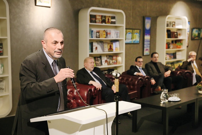 Peter Jambrek na eni izmed seans združenja Katedrala svobode