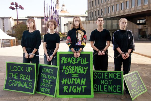 Slovenska solidarnost s podnebnimi aktivisti Extinction Rebellion, ki so bili aretirani med demonstracijami v Londonu 