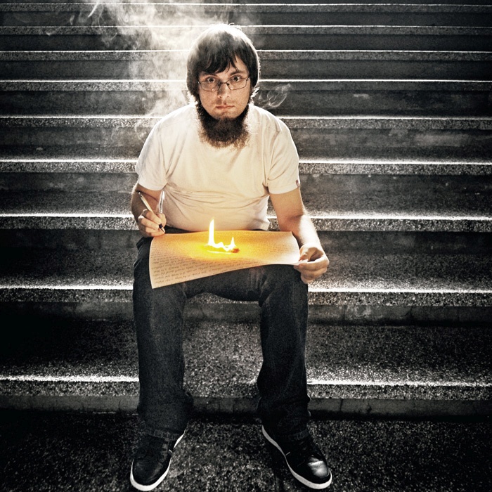 Da bi si zagotovil socialno varnost, je urednik in publicist Aljoša Harlamov tri leta sprejemal praktično vsako delo - in pregorel.