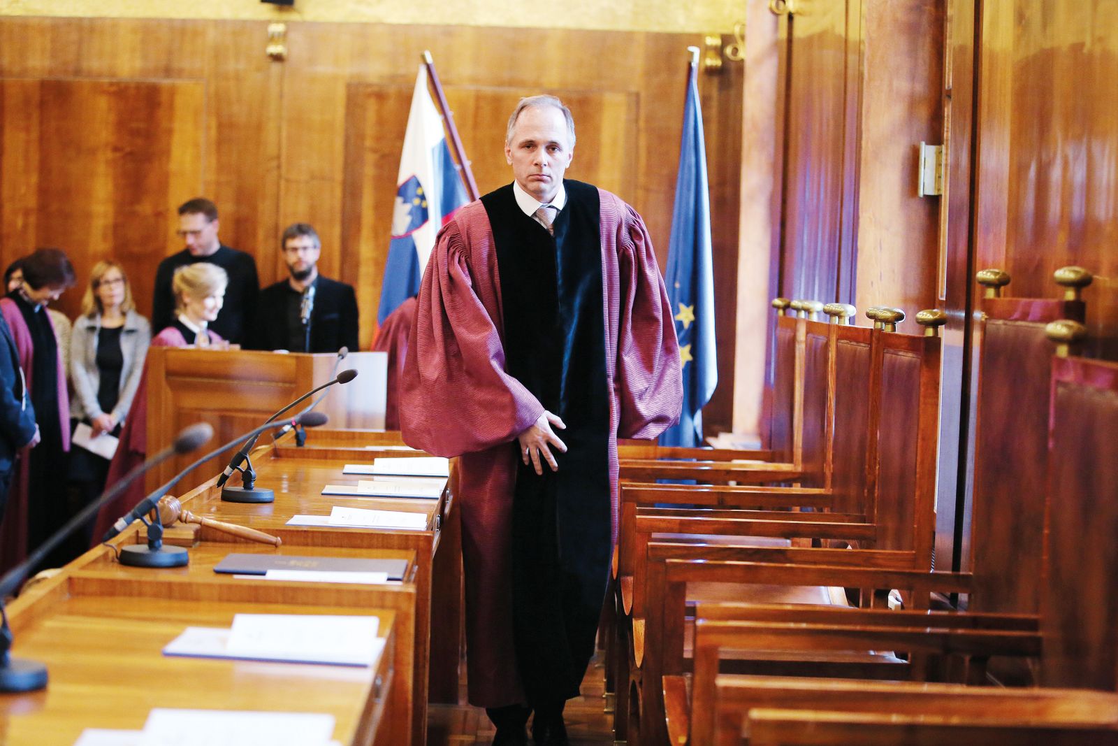 Predsednik ustavnega sodišča Rajko Knez, mafijski boter? | Borut Krajnc