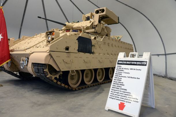 Oklepnik M2A2 ODS-SA Bradley 