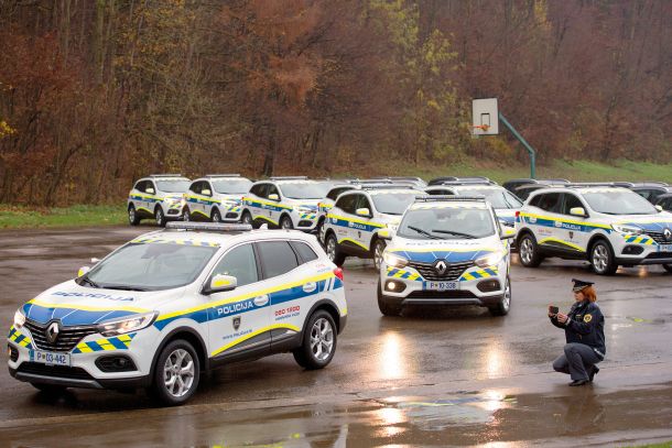 Novi avtomobili za policiste, Policijska akademija, Tacen