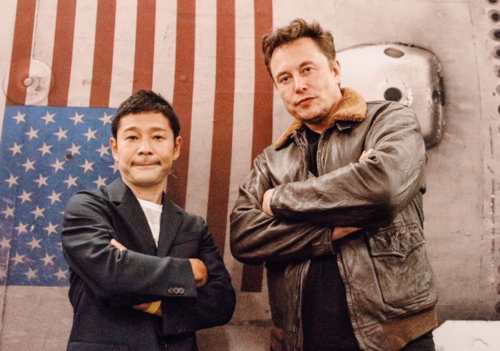 Jusaku Maezava, prva stranka turističnih poletov vesoljskega programa SpaceX in Elon Musk.