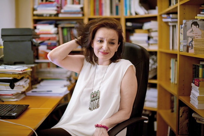 Za zdaj edina v slovenščino prevedena knjiga Eve Illouz je Hladne intimnosti: oblikovanje čustvenega kapitalizma, za katero je spremno besedo napisal Slavoj Žižek.