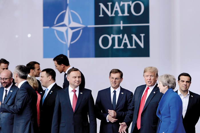 Slovenija je sledila želji ZDA in se vmešala v notranje zadeve Venezuele. Zakaj? Zato, ker Slovenijo skrbi humanitarna kriza v Venezueli, ali ker si Miro Cerar prizadeva za obisk ameriškega predsednika Donalda Trumpa?