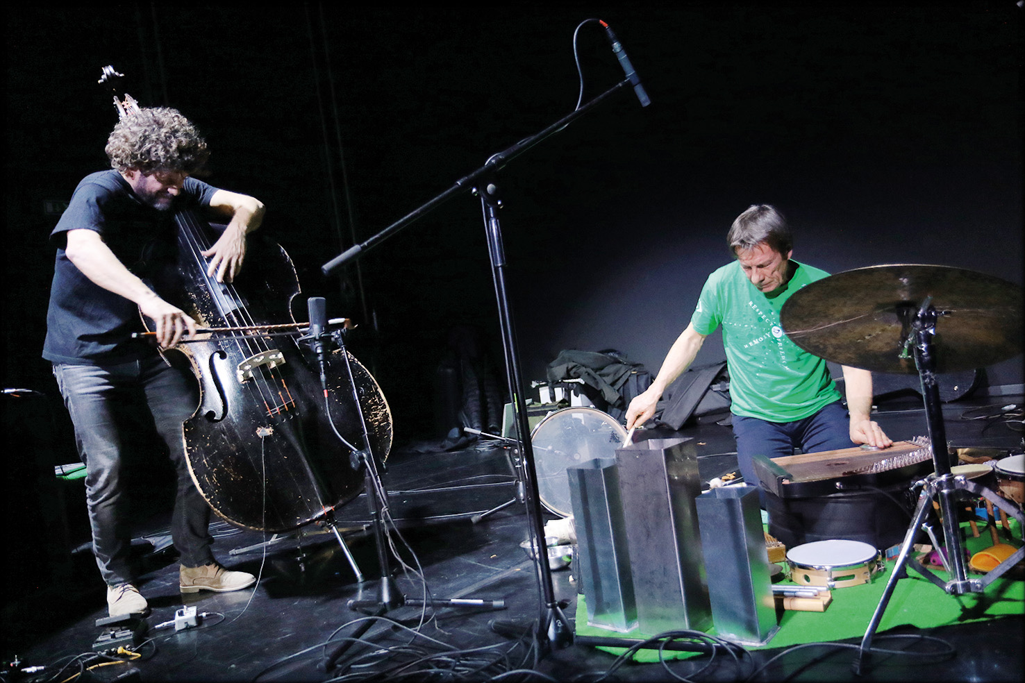 Zlatko Kaučič in Tomaž Grom: Uho je senca očesa; Praznujemo za(rez): Sploh od 1999, Španski borci, LJ | Sunčan Stone