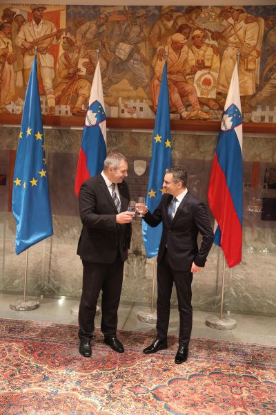 Na zdravje z vodo: Dejan Židan in Marjan Šarec