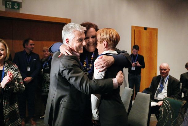 Tomaž Gantar, minister za zdravje, ki je nekoč s te funkcije prostodušno že odstopil, vseskozi pa velja za apologeta zasebnega zdravstva. (Na fotografiji Tomaž Gantar ob izvolitvi Aleksandre Pivec za predsednico DeSUS, januar 2020)