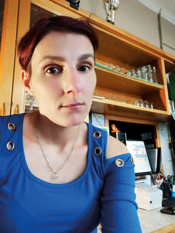 Natalija Kocjan, samostojna podjetnica in najemnica gostinskega lokala Bar pri lipi, v Velikem Brebrovniku pri Ormožu. V obratu ima zaposleno še eno osebo.
