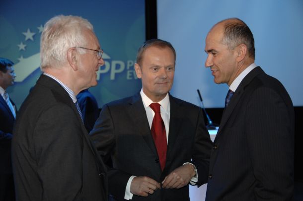 Hans-Gert Pöttering, Donald Tusk in Janez Janša leta 2009 v Varšavi