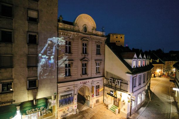 Fotogank: večerne projekcije slovenskih fotografov na Trubarjevi ulici, LJ 