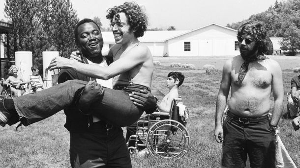 Crip Camp: Leta 1971 so hipiji v Catskillsu, newyorškem letoviškem hribovju, organizirali poletni tabor, v katerega so na letovanje povabili invalide, in s tem povzročili pravo revolucijo.