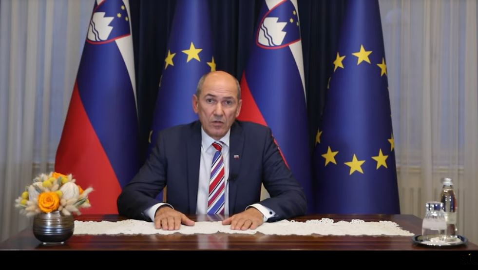 Scenografija za predsednika vlade