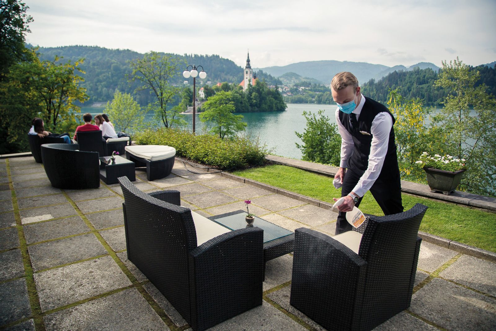 Čakajoč na turiste, Bled | Luka Dakskobler