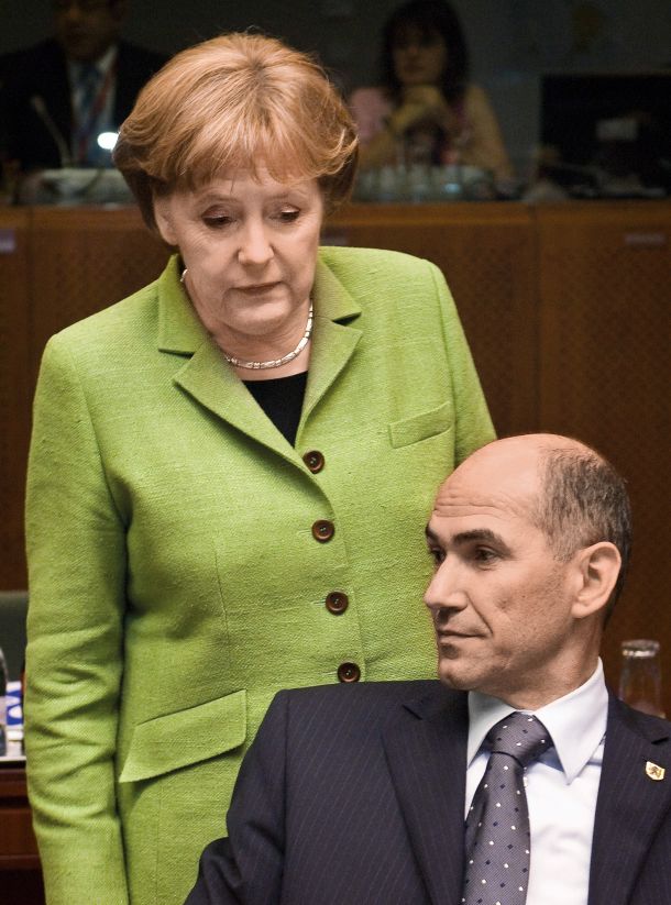 Dva pogleda na svobodo izražanja: nemška kanclerka Angela Merkel in slovenski premier Janez Janša 