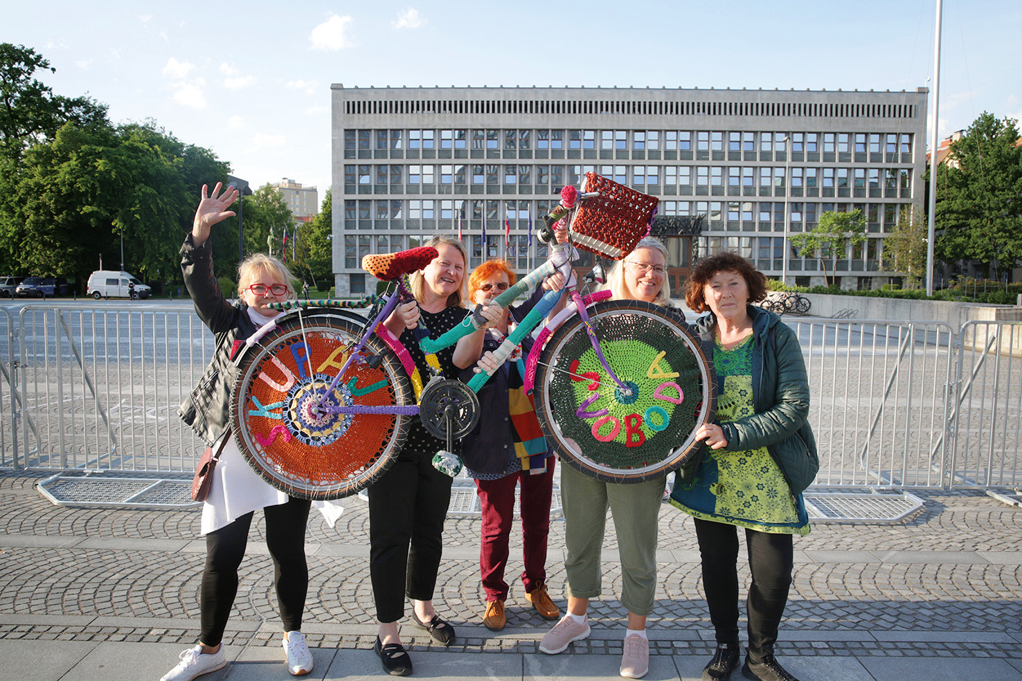 Obkvačkano kolo: kvačkarski grafit; neformalna rokodelska skupina KvaKvačkaš, LJ | Borut Krajnc