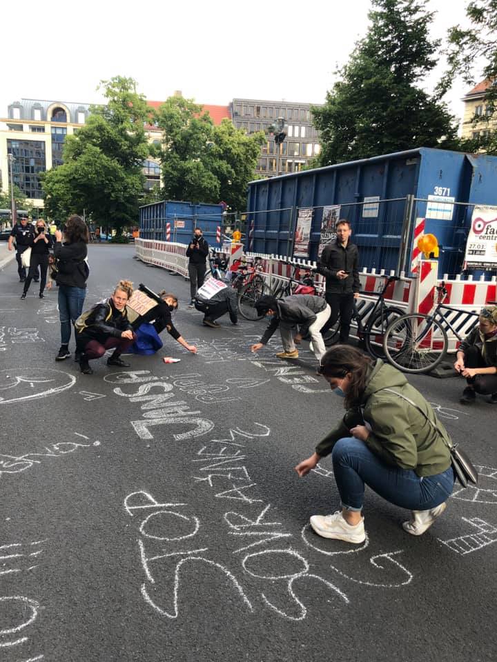 Pisanje s kredo v Berlinu | Facebook