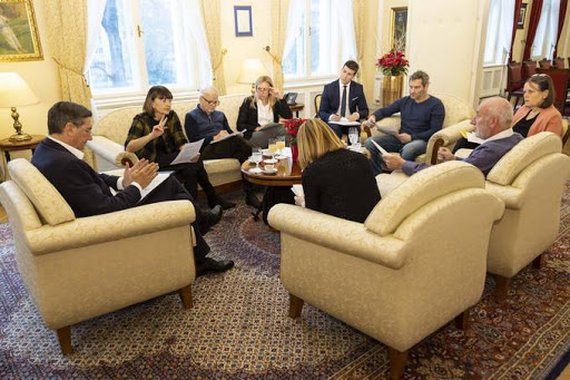 Predsednik Pahor in odbor, ki je danes odstopil