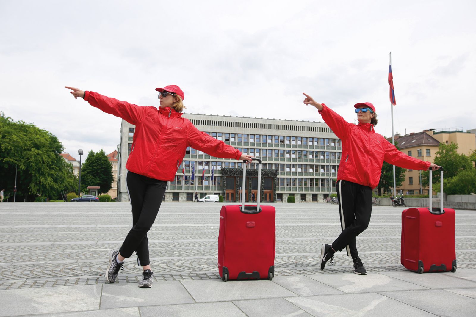 Dvojina - Javna površina; Dancers Without Answers, Trg republike, LJ | Borut Krajnc