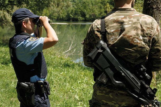 Policijsko – vojaški nadzor meje
