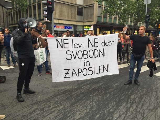 Transparent na nedavnih protivladnih protestih