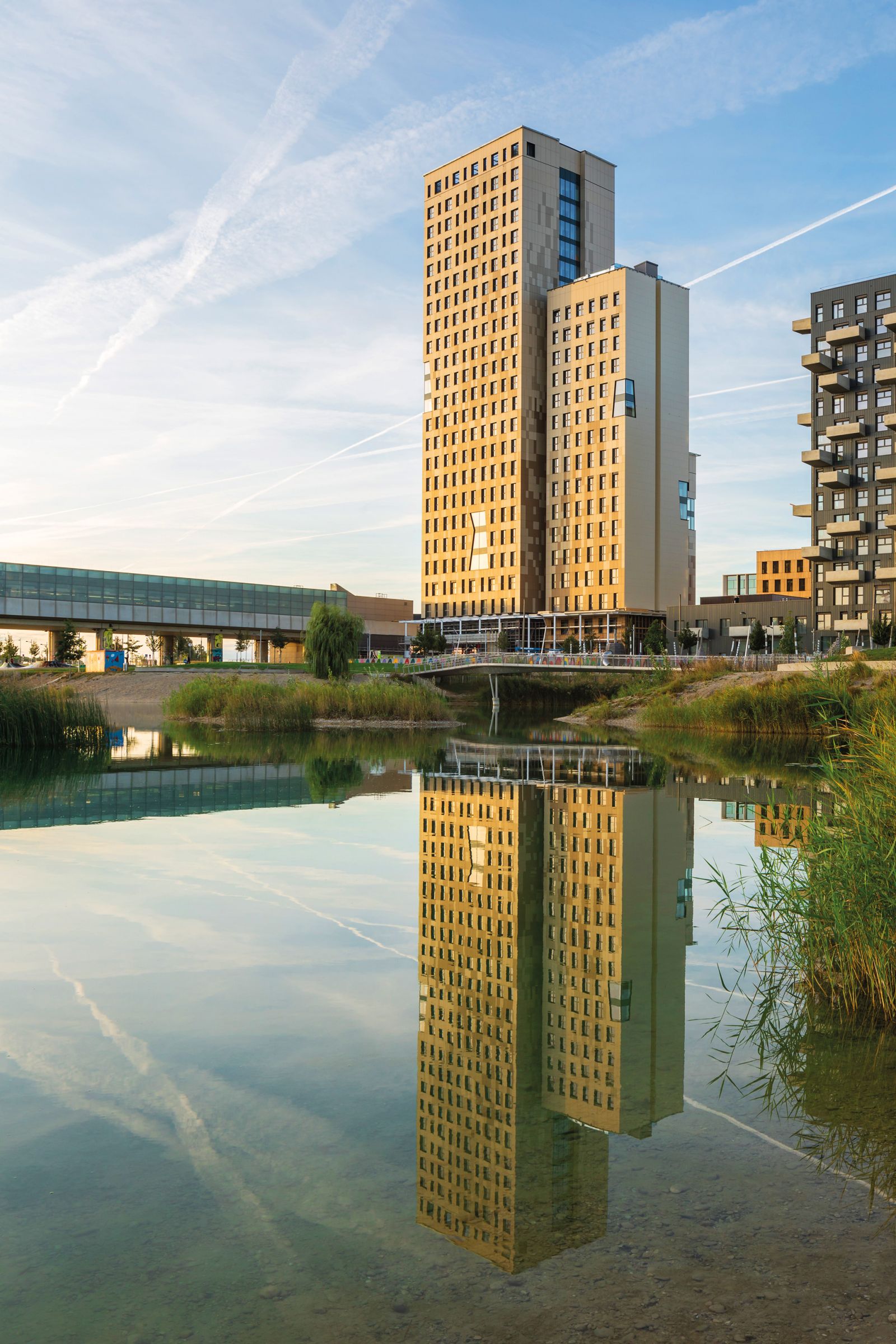 Osemdeset metrov visok kompleks HoHo na Dunaju, ki je trenutno v zaključni fazi gradnje in bo predvidoma končan do konca leta. 