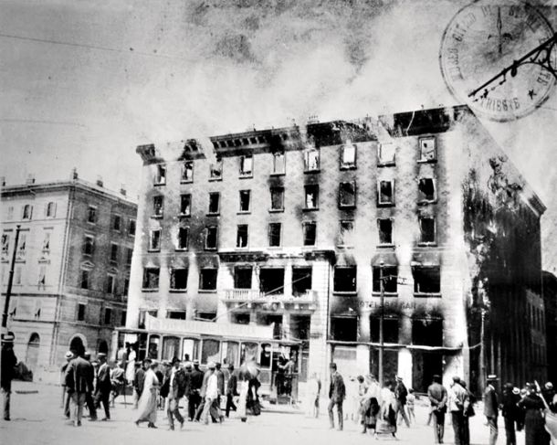 Najprej so leta 1920 italijanski nacionalisti požgali slovenski Narodni dom v Trstu ...