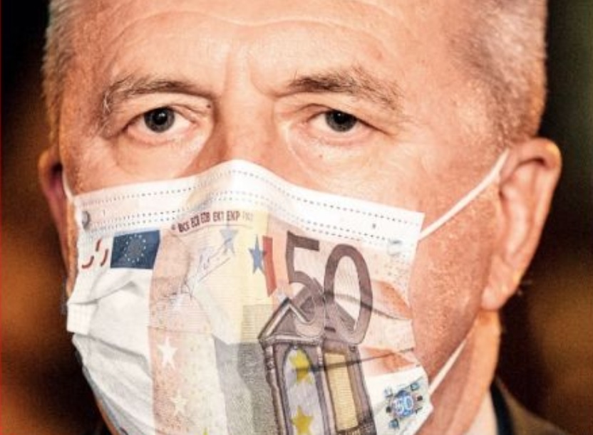 Zdravko Počivalšek z naslovnica aktualne številke Mladine