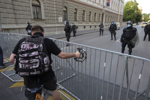 Ograje in posebne policijske enote v Ljubljani