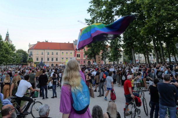 Petkov protivladni protest v parku Zvezda (Kongresni trg)