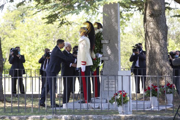 Pahor in Mattarella v Bazovici med polaganjem vencem bazoviškim junakom