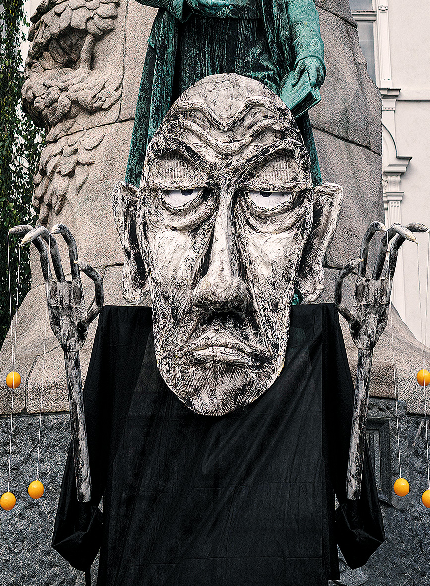 Protest proti vladavini strahu. Izdelava maske: Brane Solce in Sanja Fidler, Protestival 