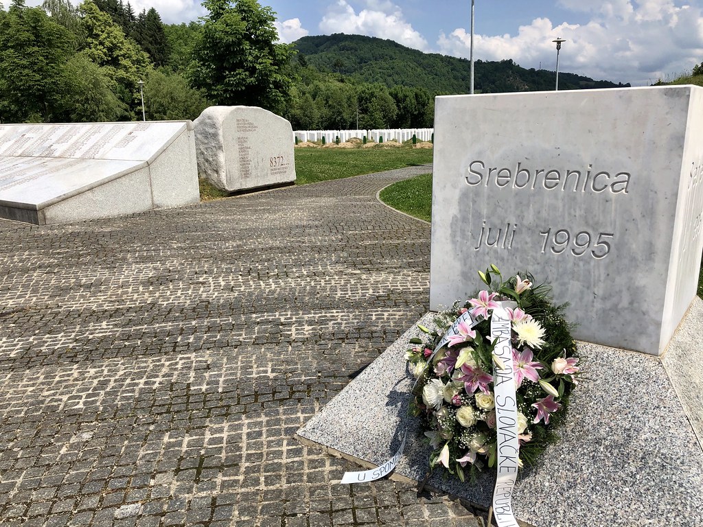 »Najraje bi ji pred vsemi primazala klofuto«
