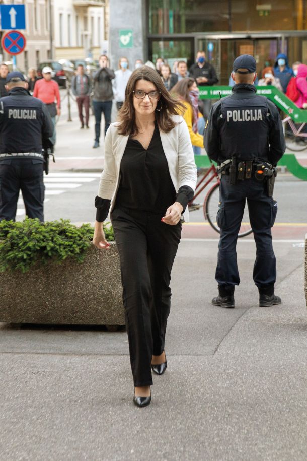 Simona Kustec, ministrica brez posluha za učitelje