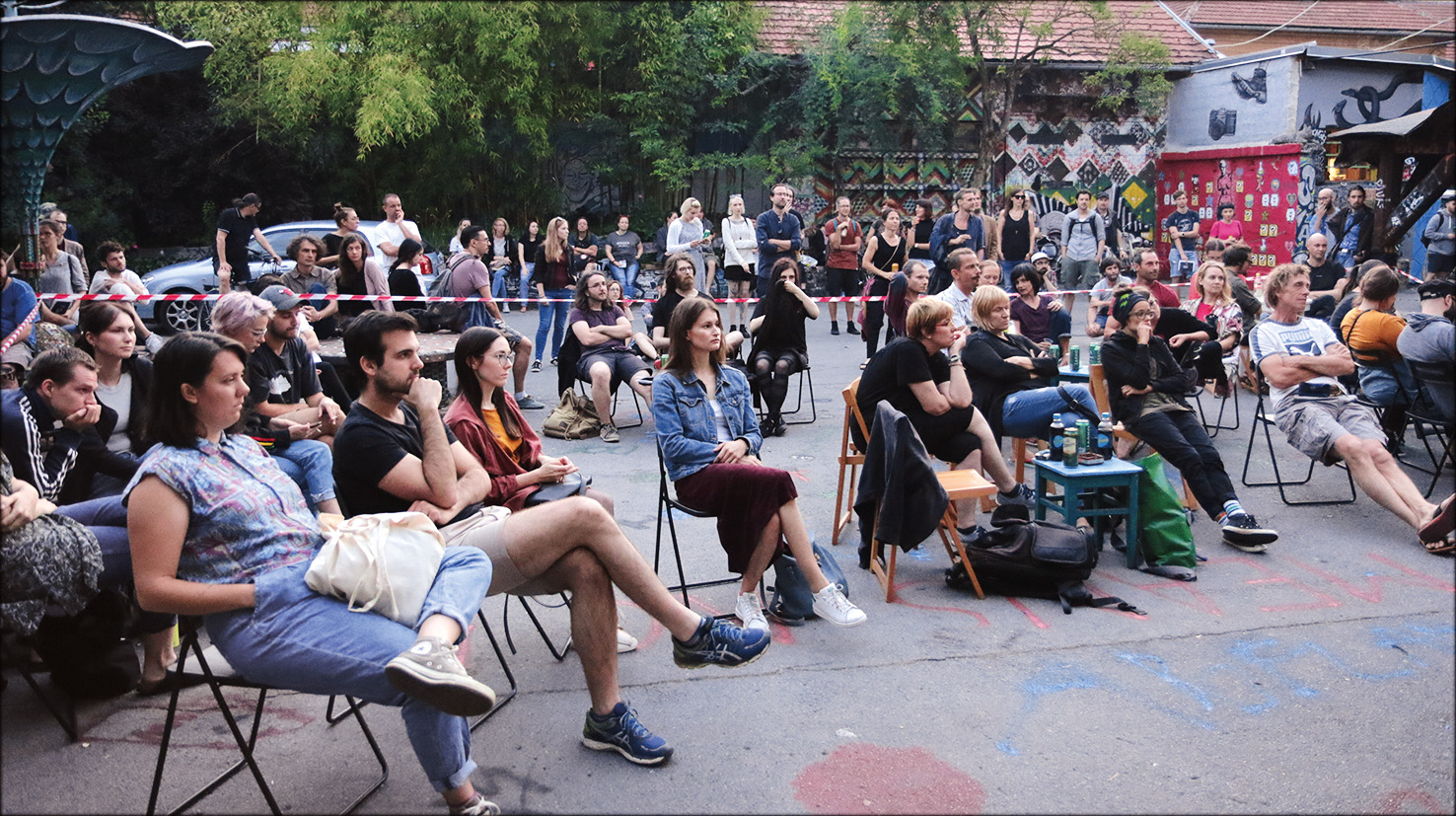 Kolumna, poezija, zvočenje, proza, remiks besede, vokal in akustična kitara ...; Ignor 35, Klub Gromka, AKC Metelkova mesto, LJ | Sunčan Stone
